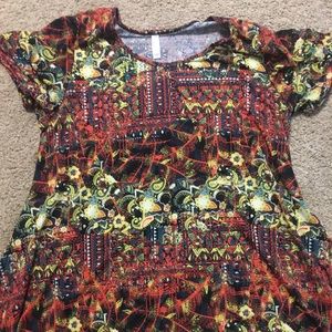 LulaRoe Perfect Tee.